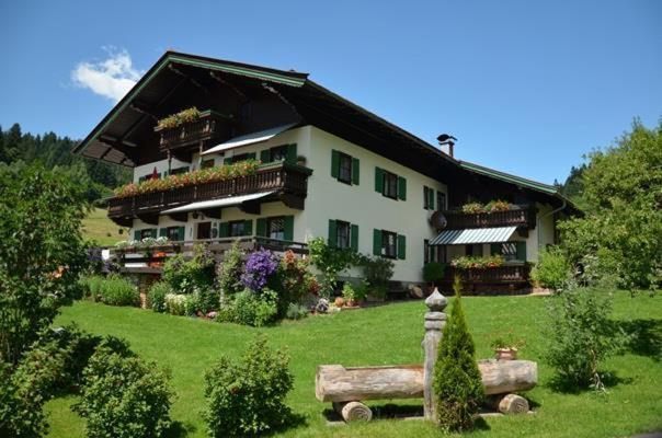 Апартаменты Haus Lindeneck - Erika Schwentner Кёссен Экстерьер фото